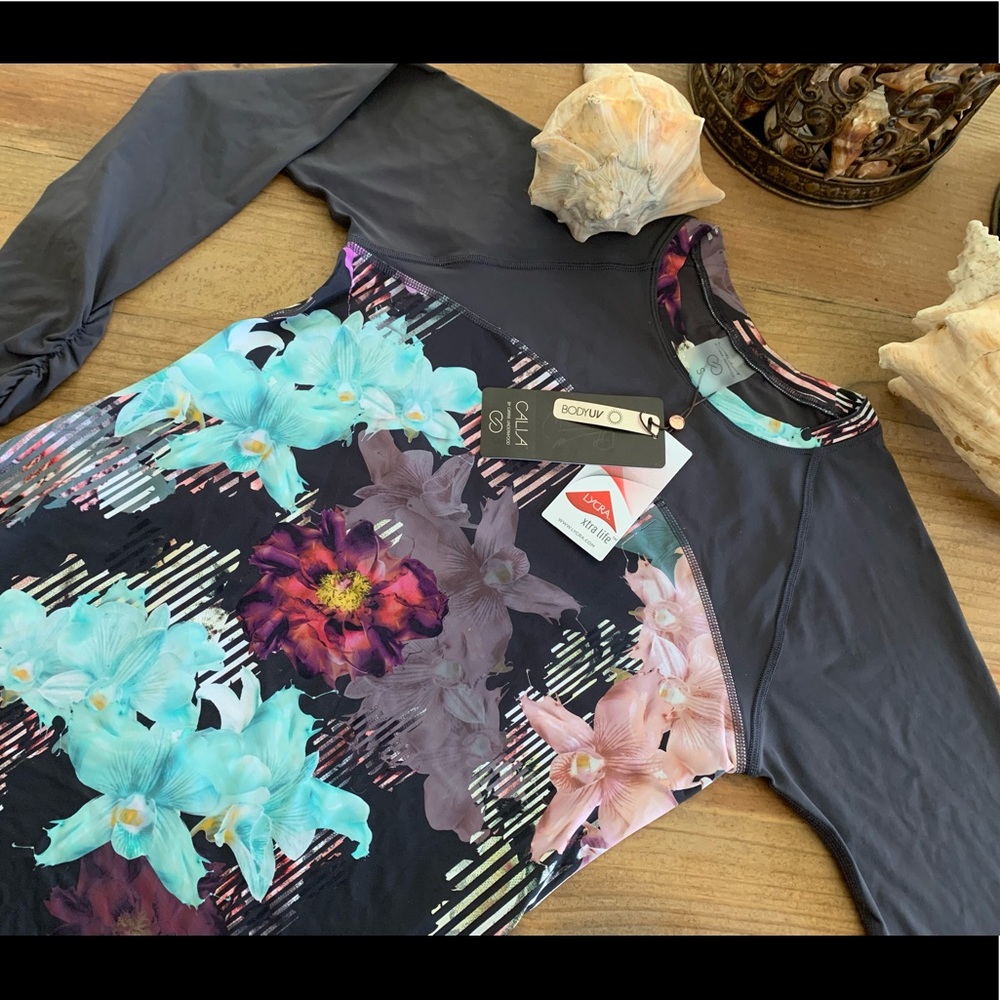 CALIA by Carrie Underwood Rashguard Size SMALL